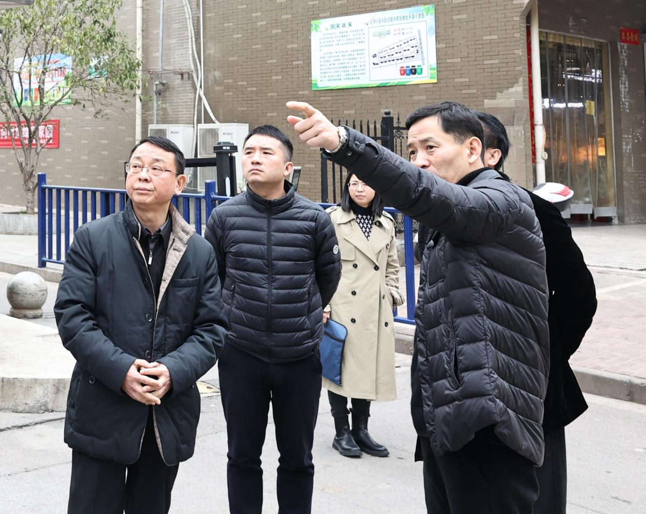市國(guó)控集團(tuán)領(lǐng)導(dǎo)深入三角線社區(qū)開(kāi)展創(chuàng)文調(diào)研走訪